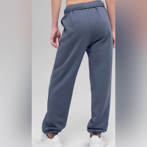 ALO Accolade Sweatpant - Picture 2 of 2